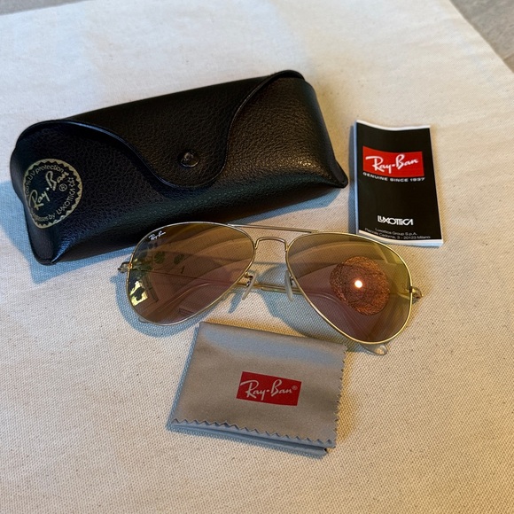 RAY-BAN Mirrored Aviator Sunglasses in Pink Rose Gold EUC - Picture 10 of 13